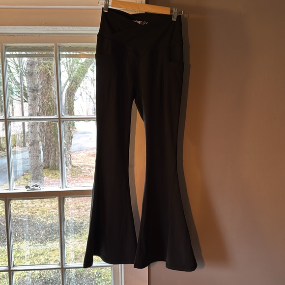 PopFlex Crisscross Hourglass Bell Bottom with Pockets - Picture 3 of 7